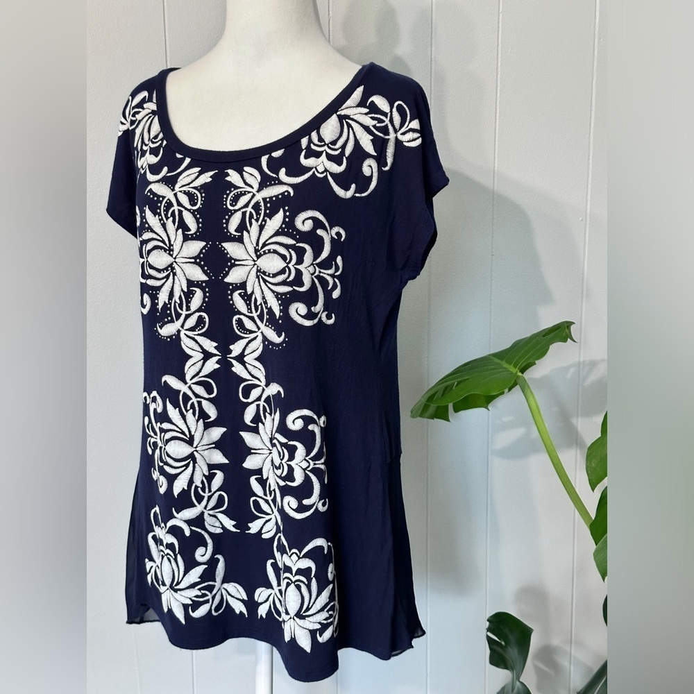 #9)   B. L. E. U. Navy blue with white embroidered top Size M